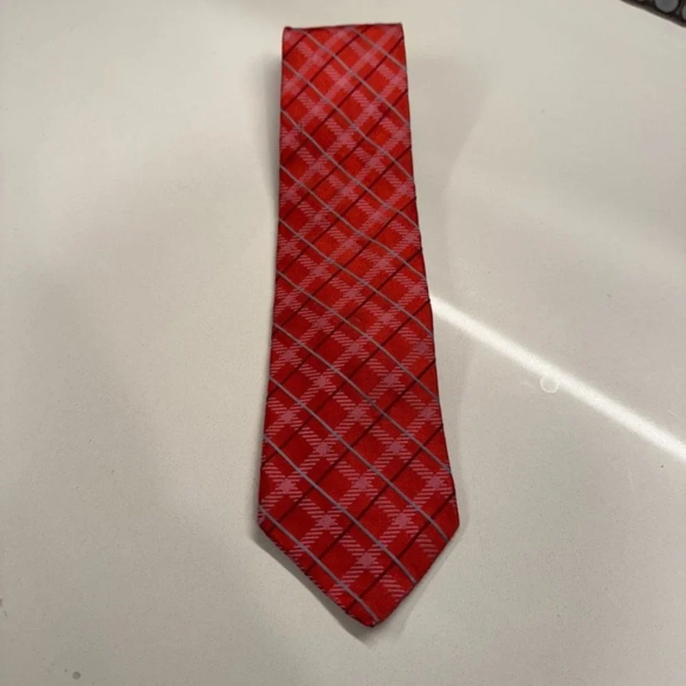 Tommy Hilfiger Tie Plaid Red Mens Necktie 100% Silk USA Made Business Casual USA